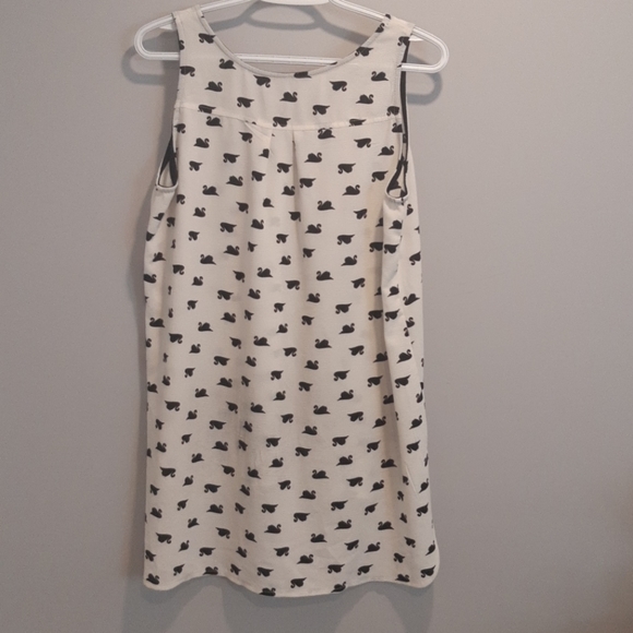 Womens clothing - Picture 2 of 3